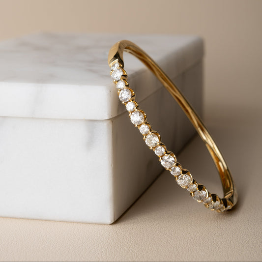 18 Karat Yellow Gold 3.00cts Alternating Diamond Hinge Bracelet