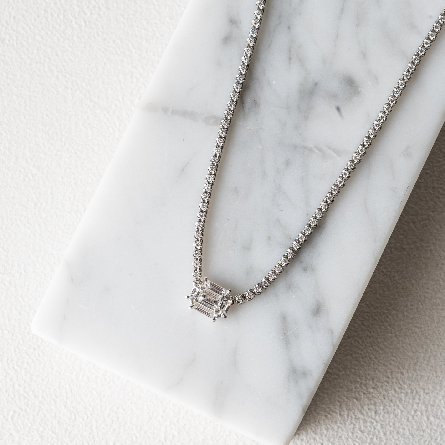 18 Karat White Gold Mosaic 4.25cts Diamond 16.00" Tennis Necklace
