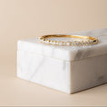 Load image into Gallery viewer, 18 Karat Yellow Gold 3.00cts Alternating Diamond Hinge Bracelet
