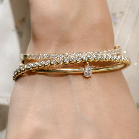14 Karat Pear Shape Diamond Hinge Bracelet