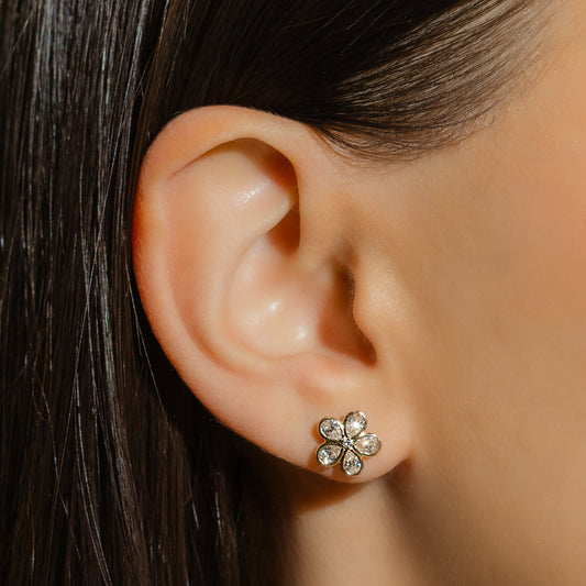 14 Karat Yellow Gold Diamond Flower Stud Earrings