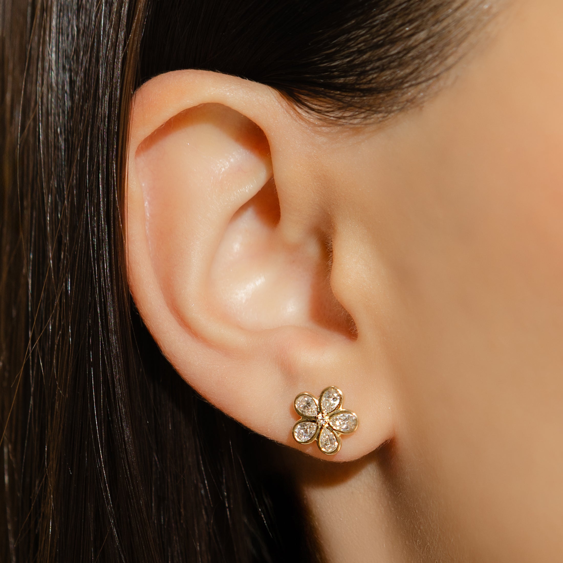 14 Karat Yellow Gold Diamond Flower Stud Earrings