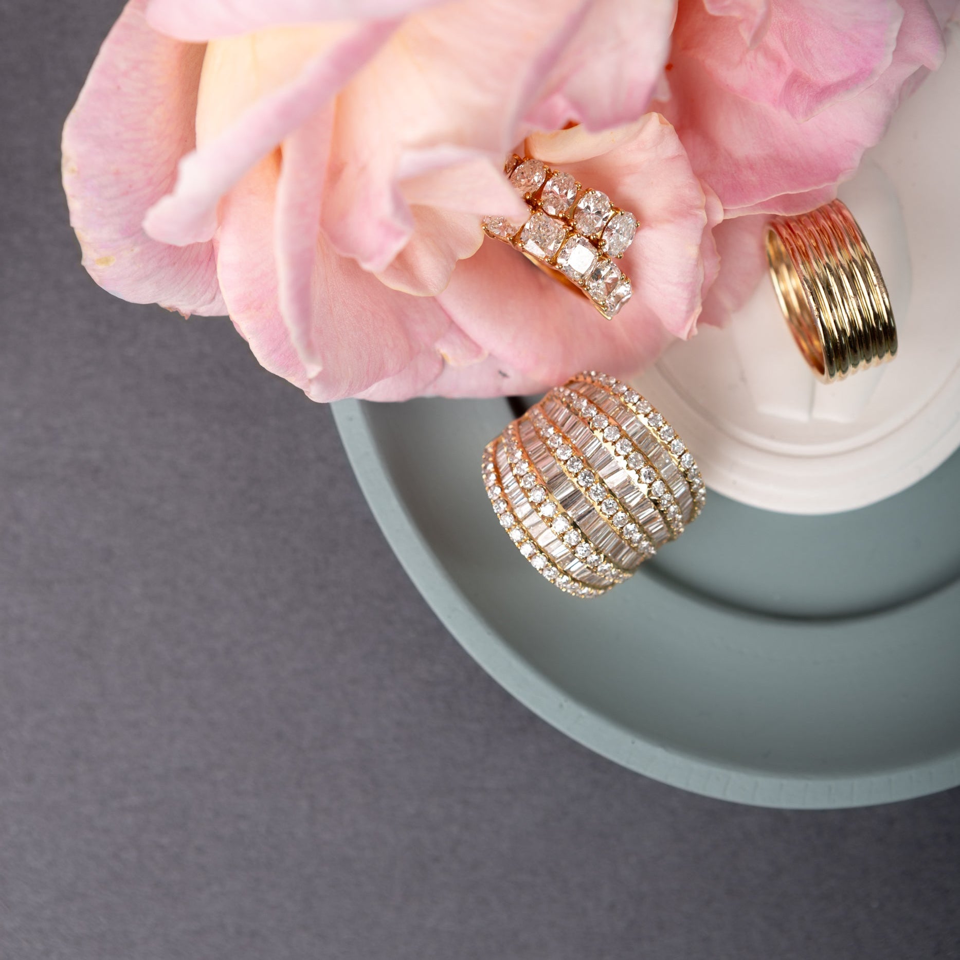 18 Karat Yellow Gold Nine Layer Baguette Barrel Ring