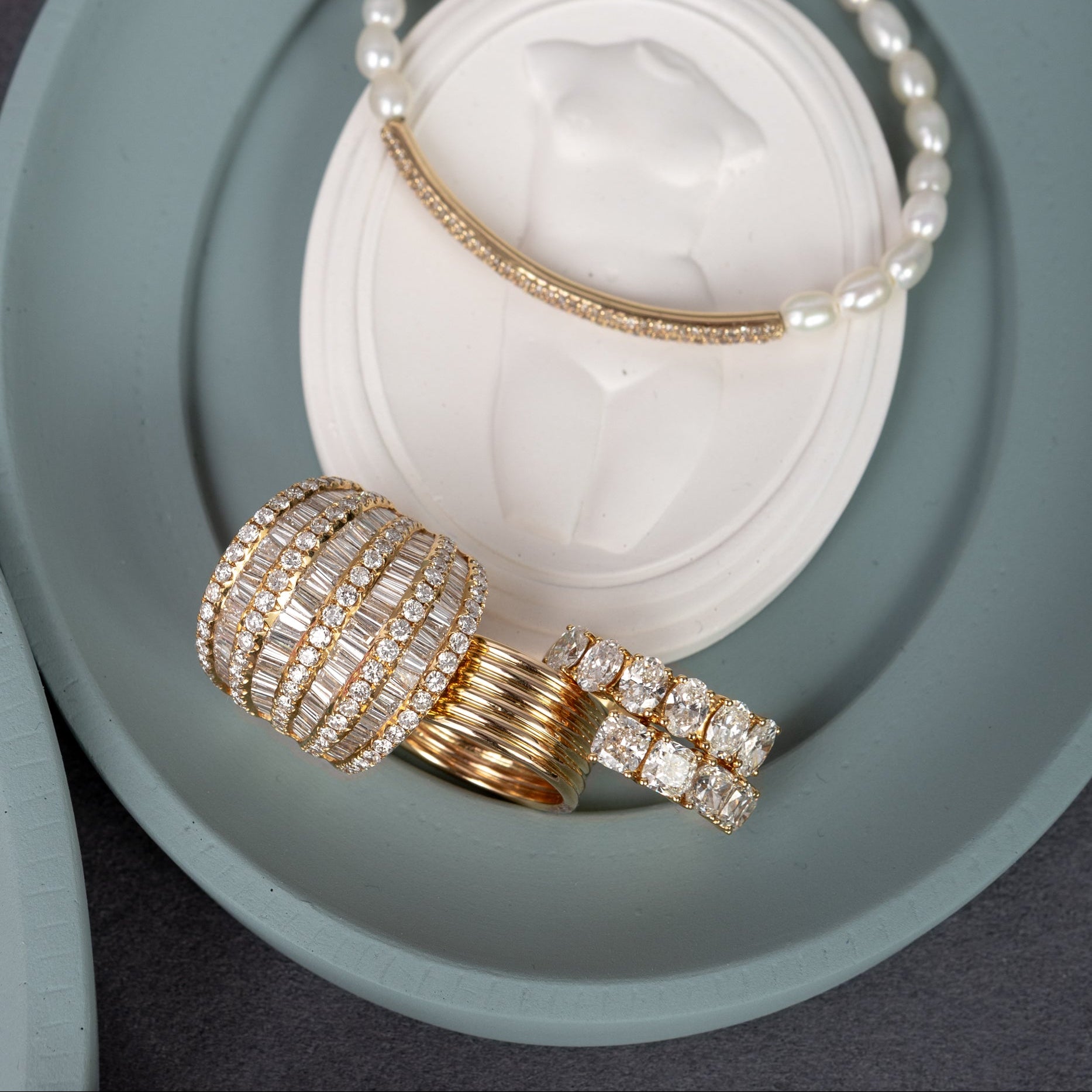 18 Karat Yellow Gold Nine Layer Baguette Barrel Ring