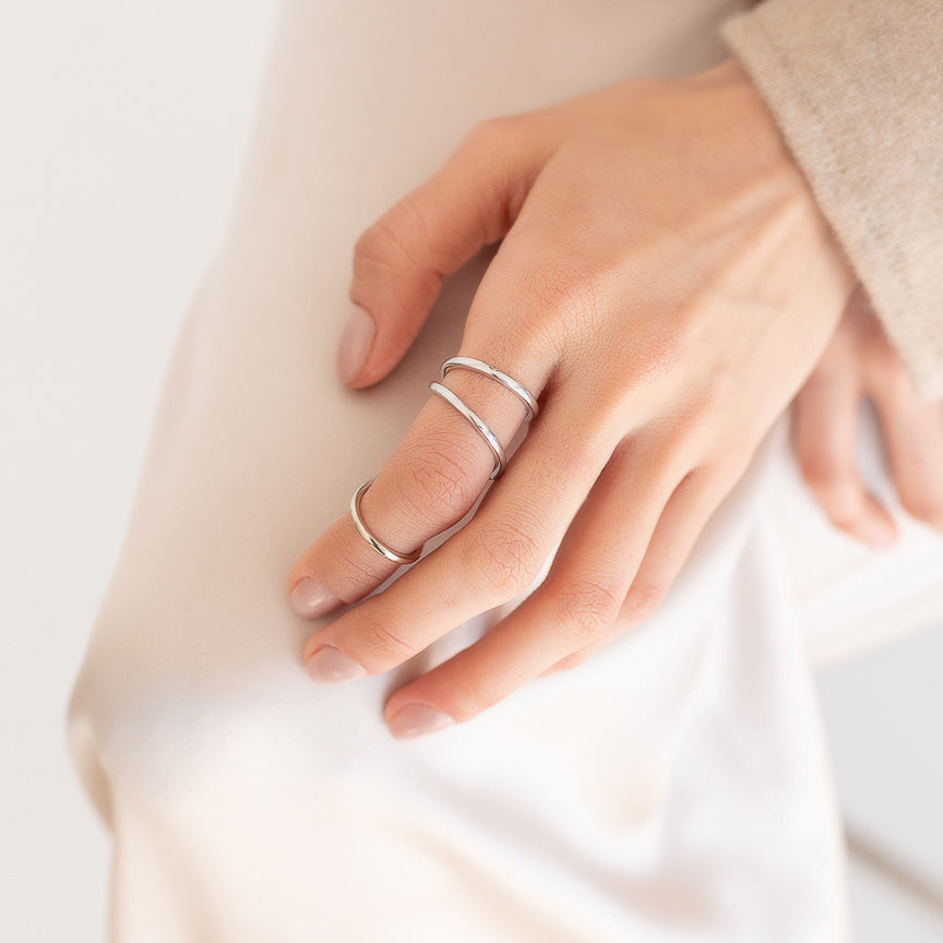 14 Karat White Gold Knuckle Ring