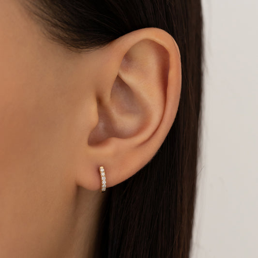 Oval Itsy 8mm Diamond Huggie