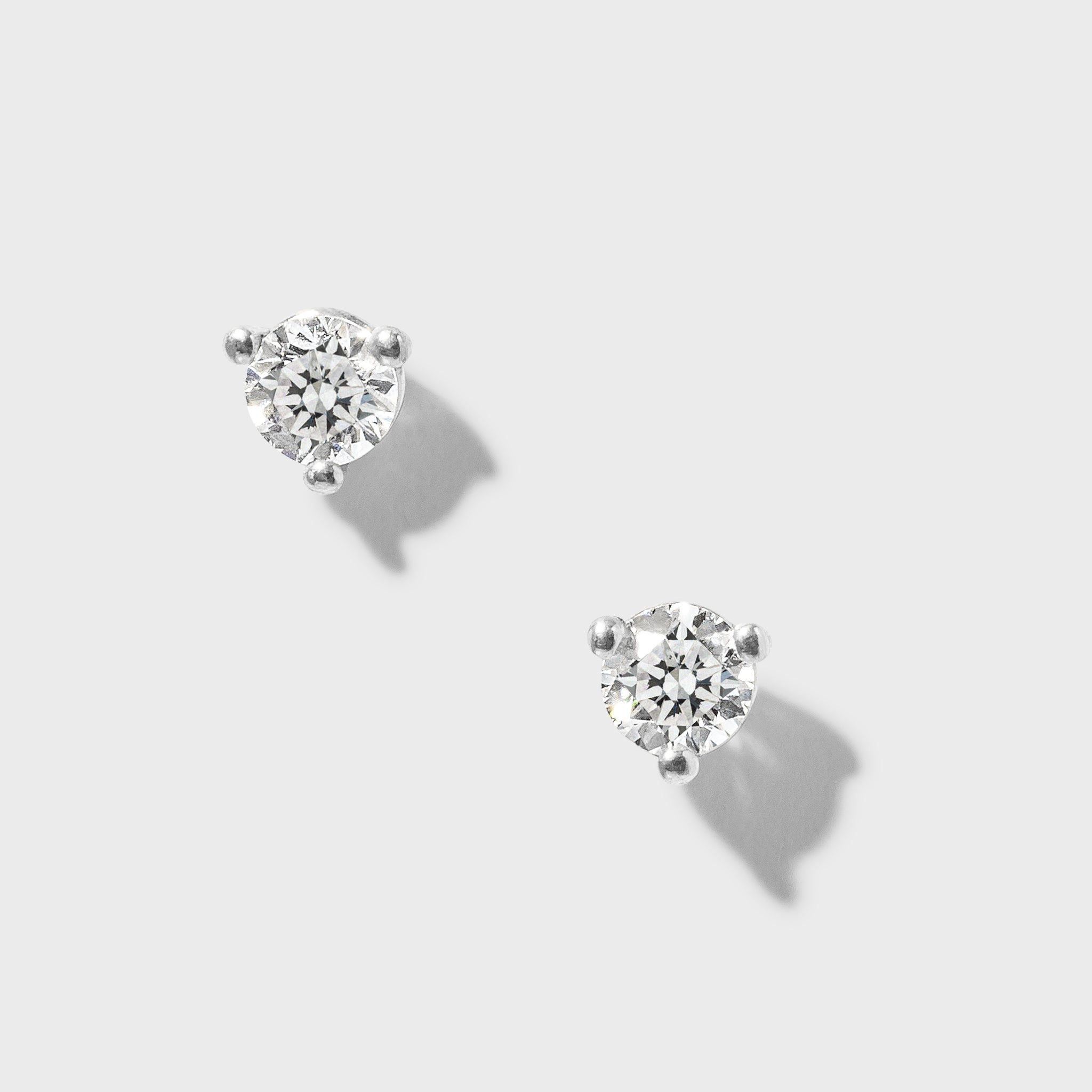 .15ctw 2.5mm Natural Diamond Stud Earrings