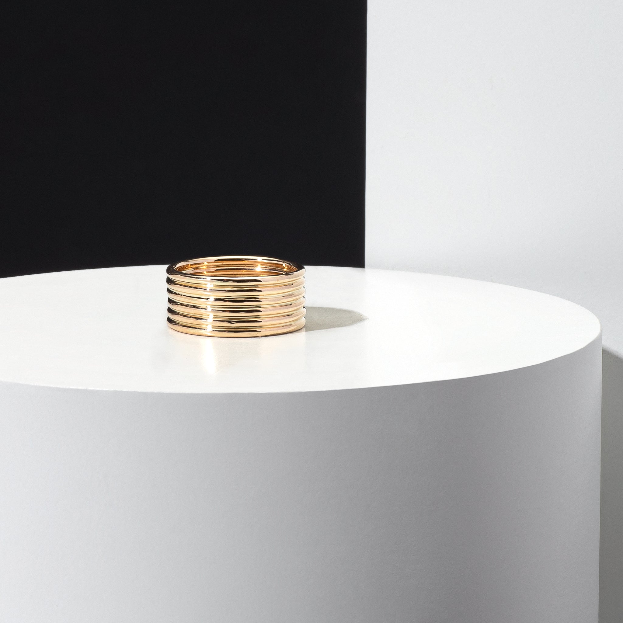 14 Karat Yellow Gold High Polished Barrel Ring