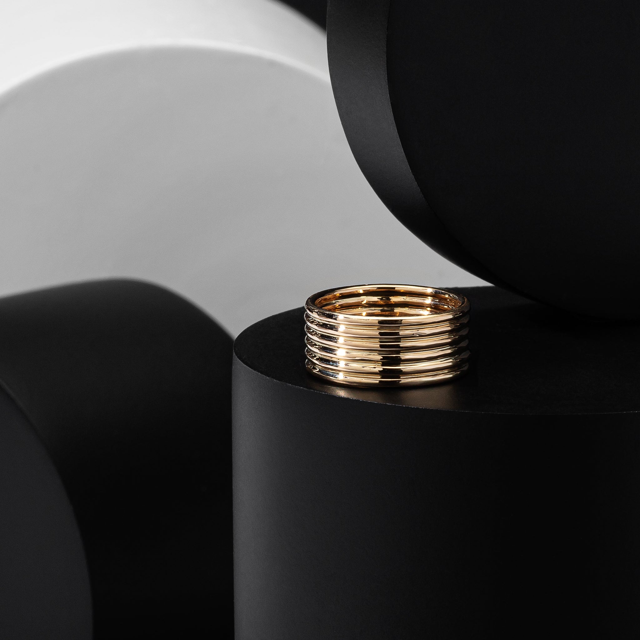 14 Karat Yellow Gold High Polished Barrel Ring