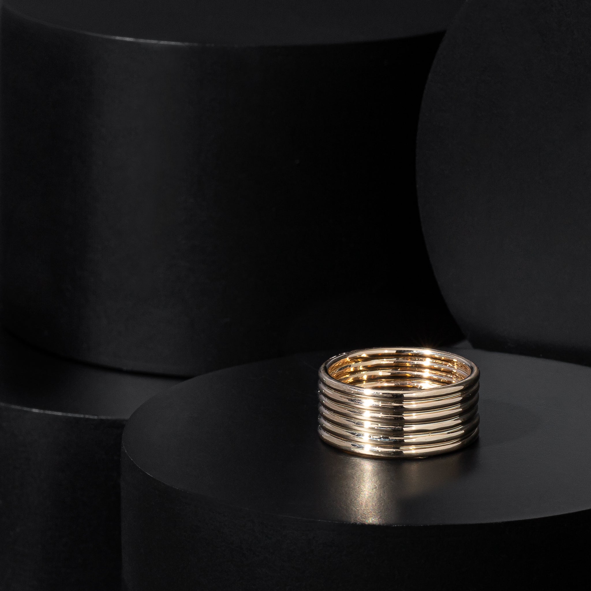 14 Karat Yellow Gold High Polished Barrel Ring