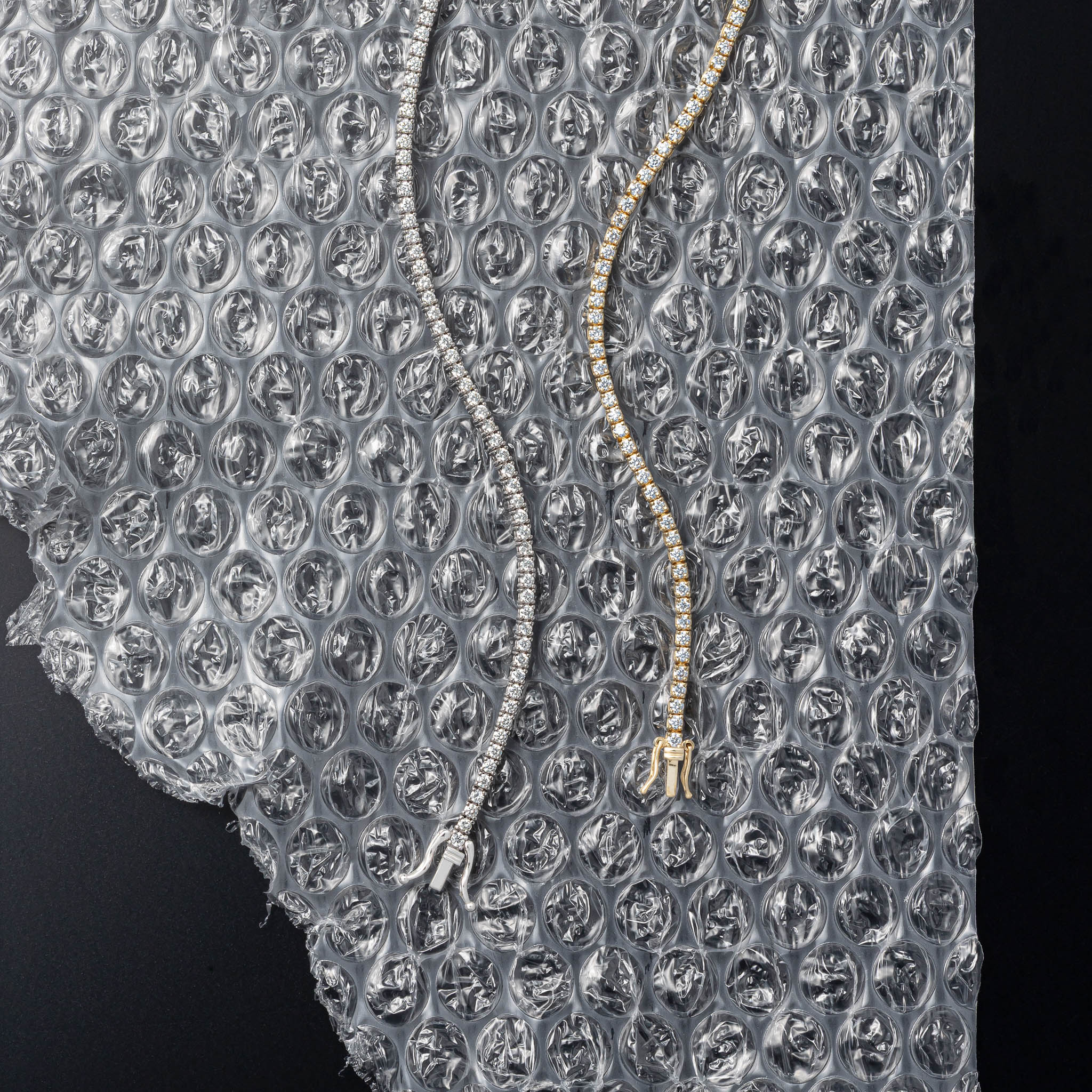 18 Karat White Gold 2.00ct Diamond Tennis Bracelet