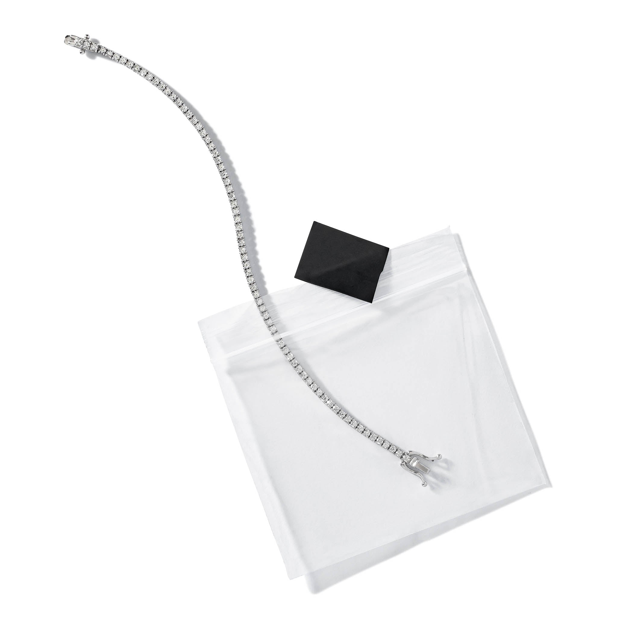 18 Karat White Gold 2.00ct Diamond Tennis Bracelet