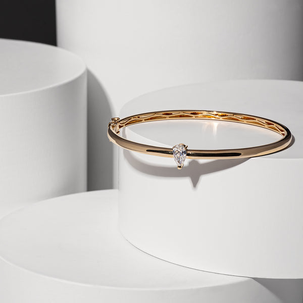 14 Karat Pear Shape Diamond Hinge Bracelet
