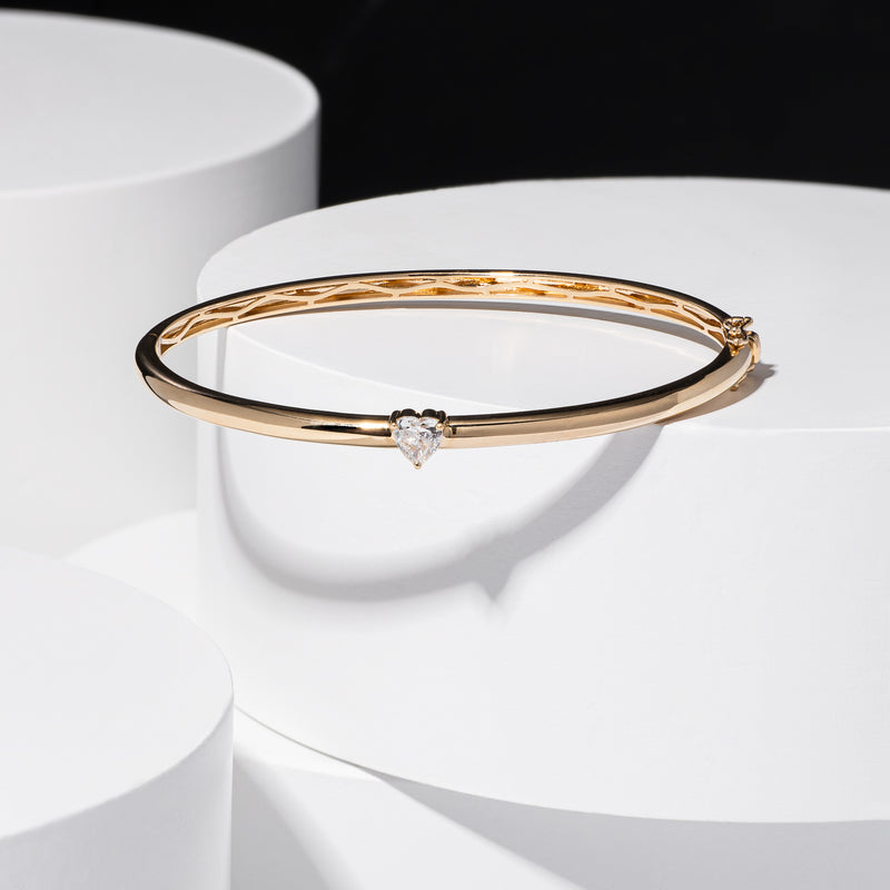 14 Karat Heart Shape Diamond Hinge Bracelet
