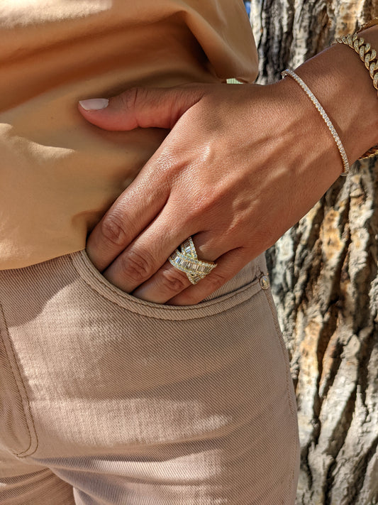 18 Karat Yellow Gold Criss Cross Baguette Cocktail Ring