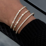18 Karat Yellow Gold 1.65cts Diamond Hinge Bracelet
