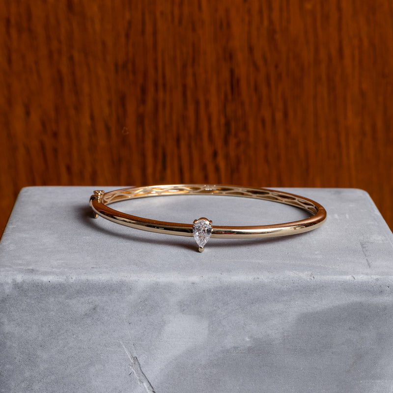 14 Karat Pear Shape Diamond Hinge Bracelet